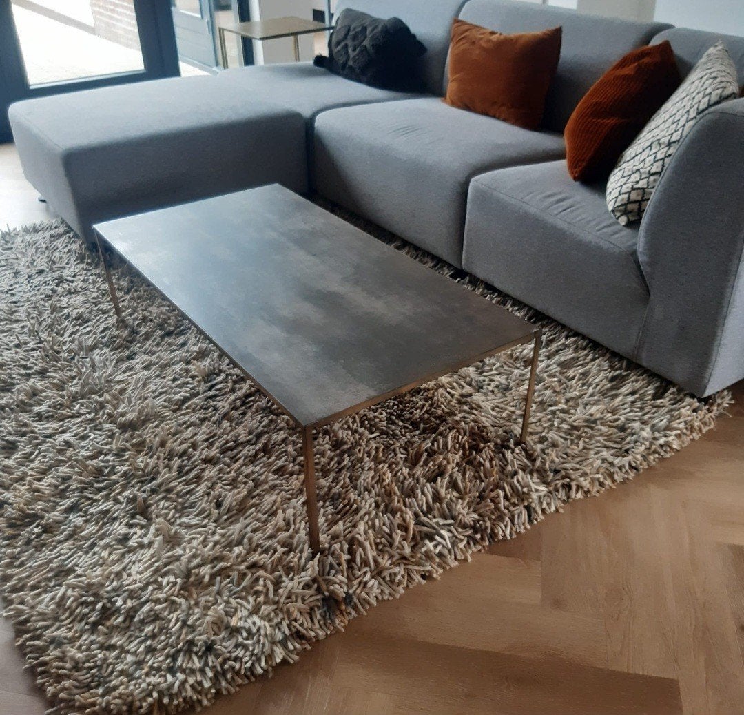 Strakke salontafel met metalen frame en blad, Ophalen, Gebruikt, 100 tot 150 cm, Modern, Industrieel