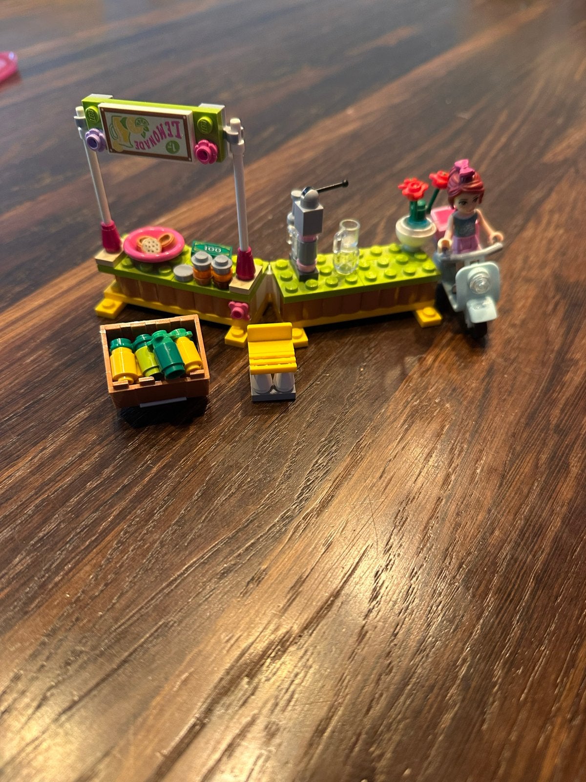 LEGO Friends Lemonade Stand met Scooter en Minifiguur, Ophalen of Verzenden, Gebruikt, Overige merken