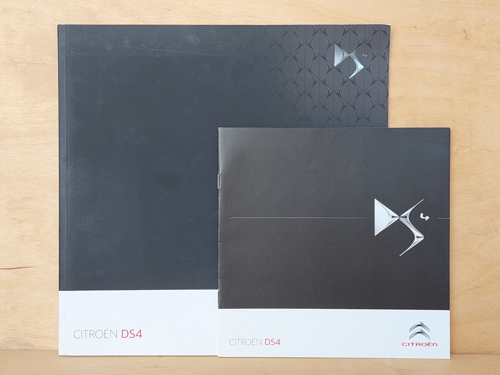 2 Citroën DS4 folders in nieuwe staat, Verzenden, Nieuw, Citroën
