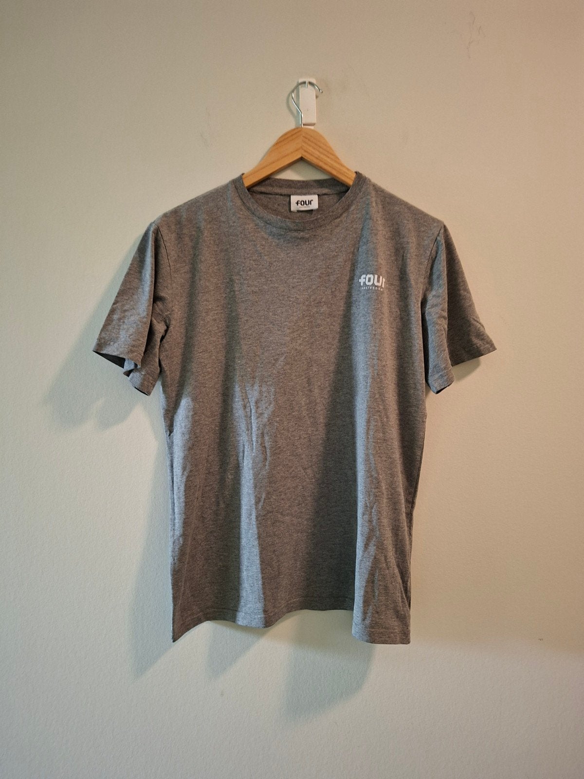 Grijs katoenen T-shirt Four Amsterdam, maat S, Kleding | Heren, T-shirts, Four Amsterdam, Ophalen of Verzenden, Grijs, Gedragen
