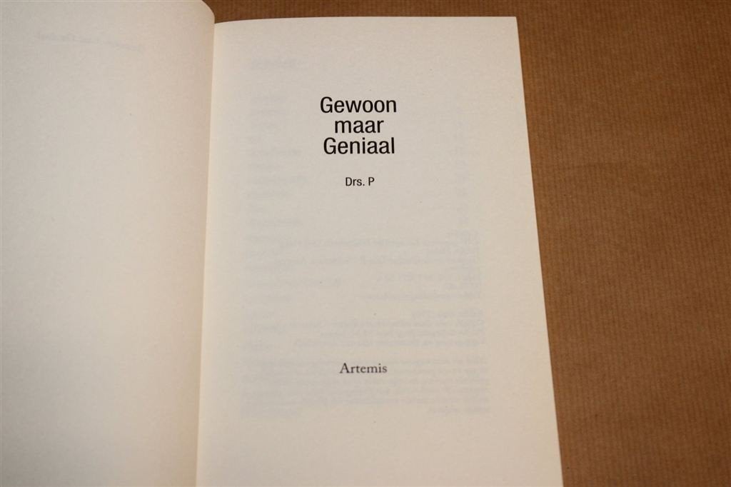 Gewoon maar Geniaal — Drs. P Ontstaan Gebruiksvoorwerpen, Ophalen of Verzenden, Zo goed als nieuw