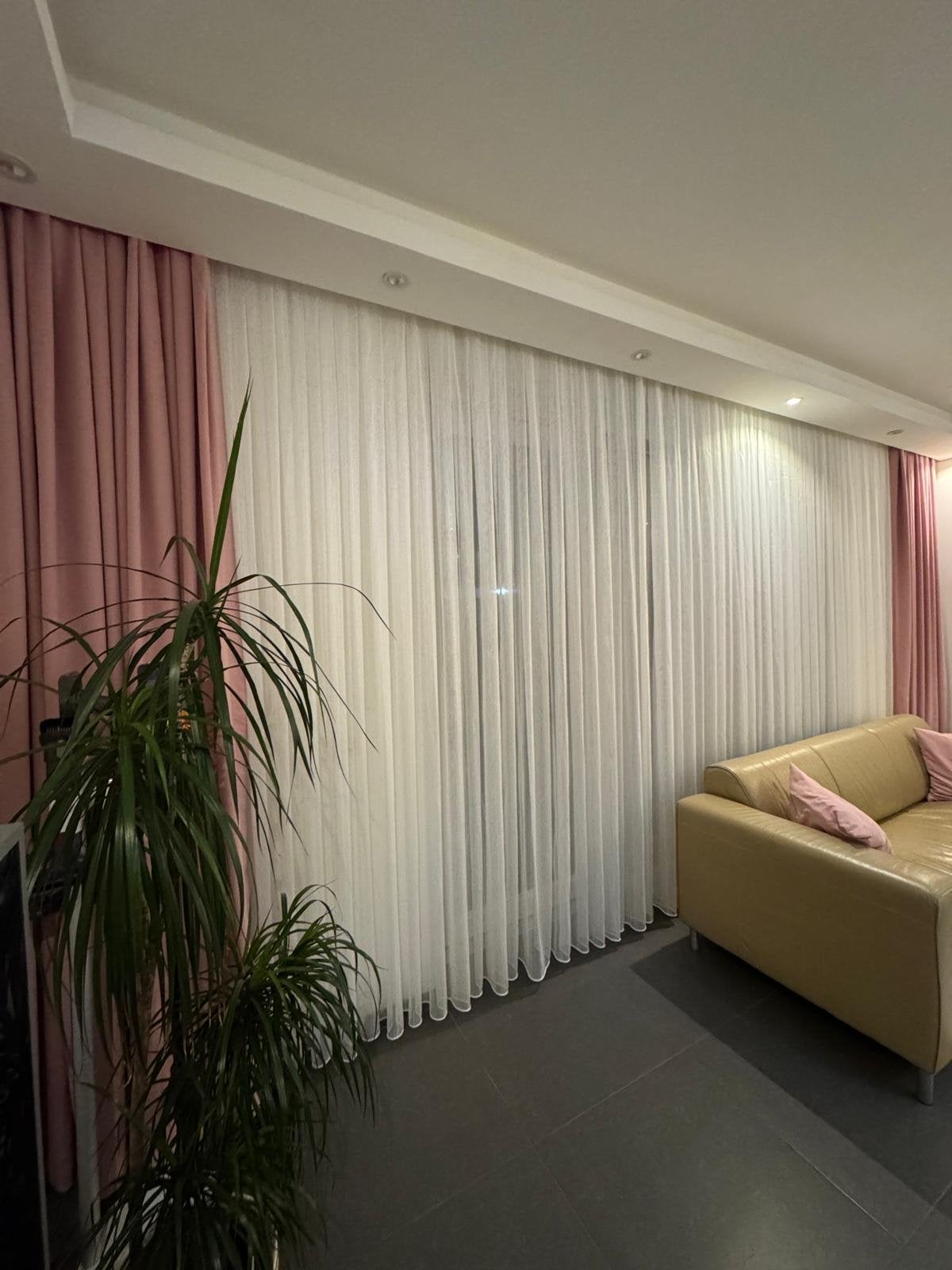 Roze en witte gordijnen (set van 2) en 3 kussenhoezen, Gebruikt, Ophalen of Verzenden, Lichtdoorlatend, Polyester