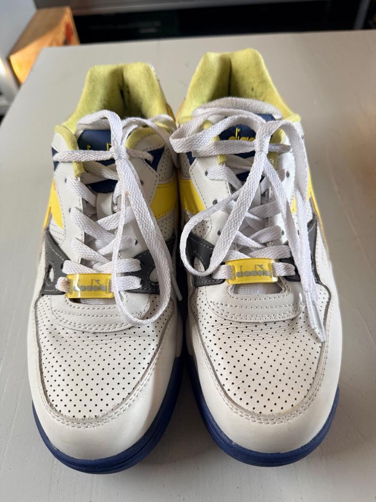 Diadora sneakers mt.42 wit met geel, Diadora, Wit, Ophalen of Verzenden, Sneakers of Gympen