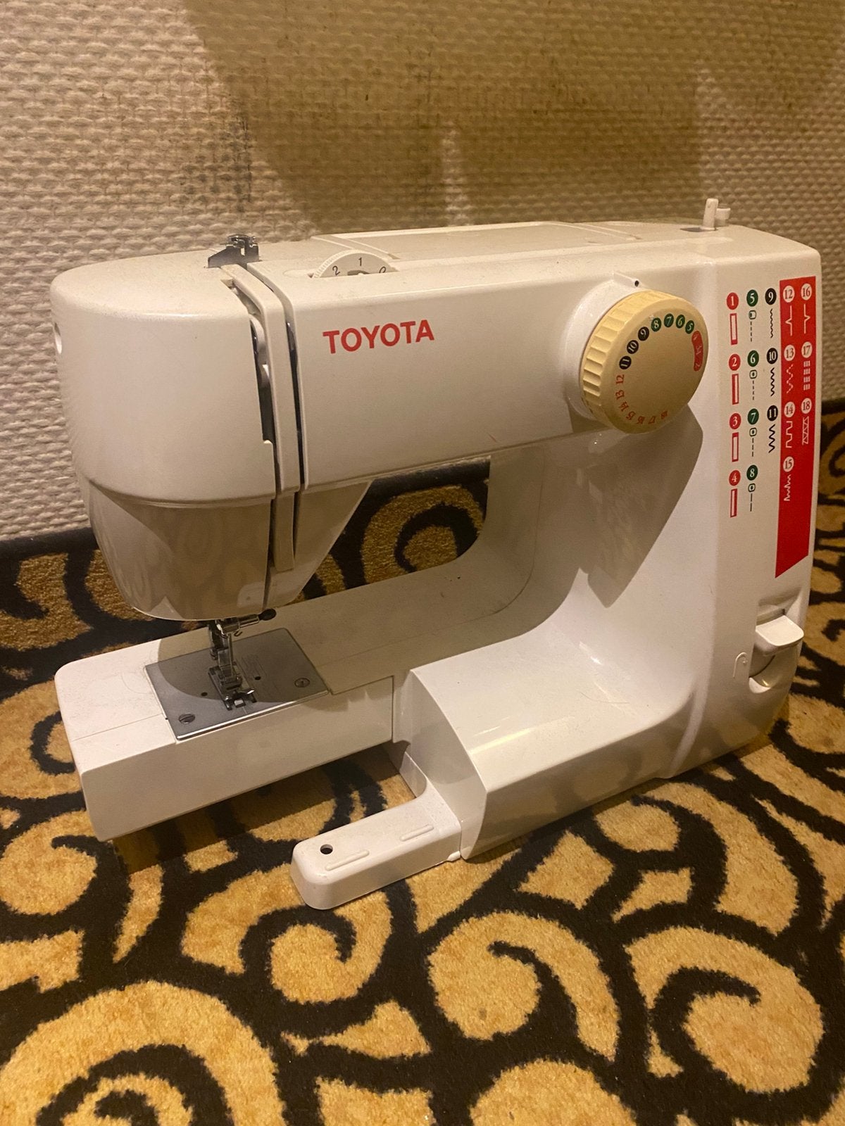 Toyota naaimachine, Ophalen, Zo goed als nieuw, Naaimachine, Overige merken