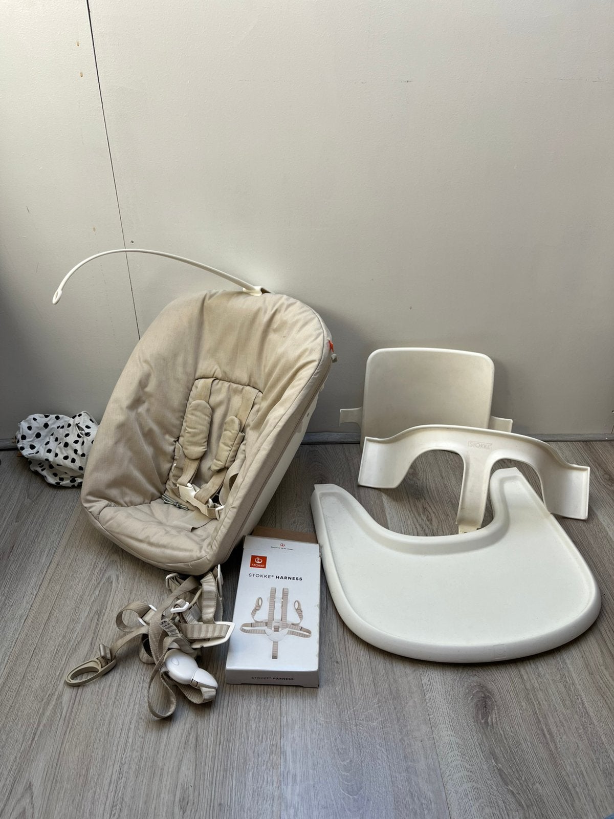 Stokke triptrap kuipje, zitje met blad en tuigje, Kinderen en Baby's, Ophalen, Gebruikt, Meegroeistoel