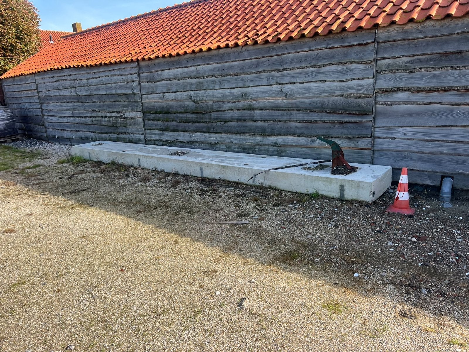 Gewapende betonbalk voor toegangspoort - 7,5m lang, Ophalen, Gebruikt