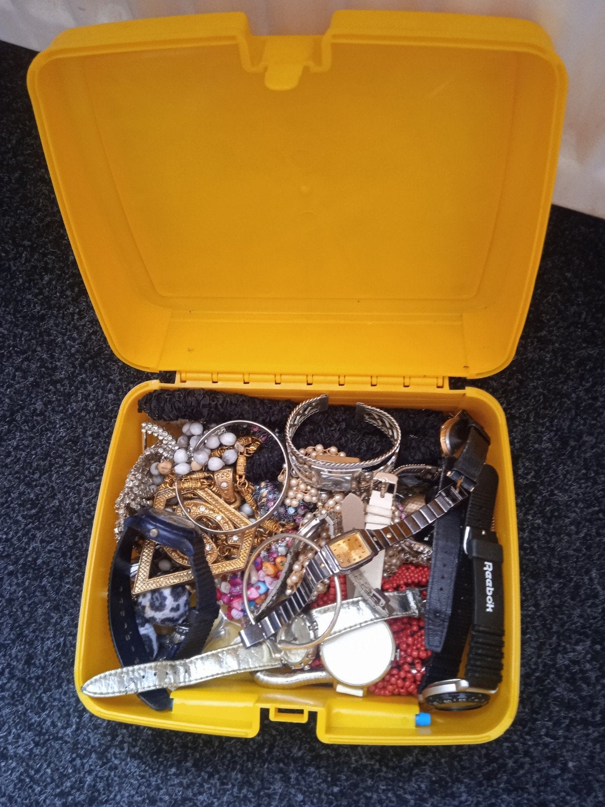 sieraden, flatscreen,lamp,tassen,kleding,div,19,€, Ophalen, Gebruikt