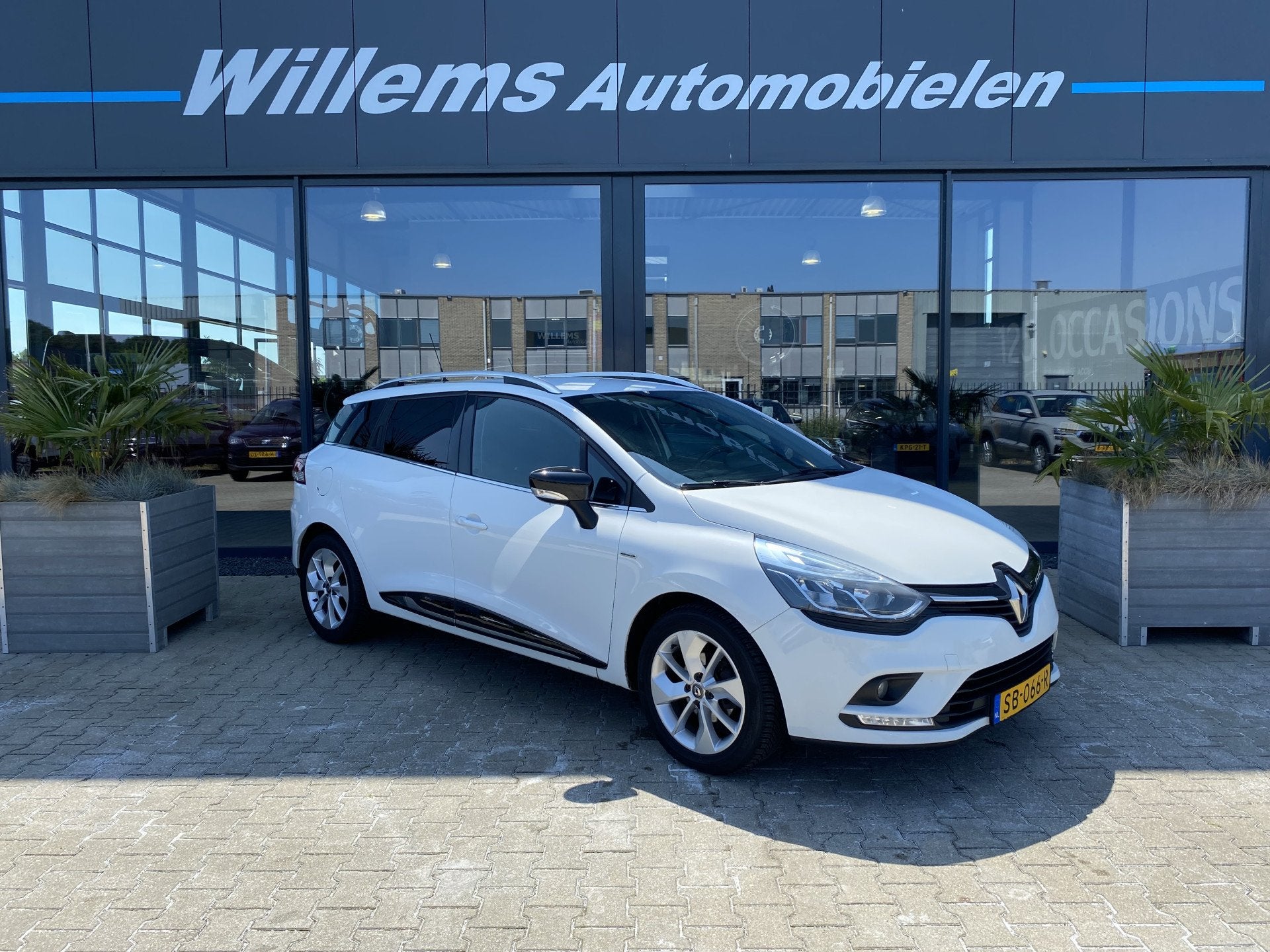 Renault Clio Estate 0.9 TCe Limited Cruise Control, Airco &, Auto's, Voorwielaandrijving, 898 cc, Gebruikt, 580 kg