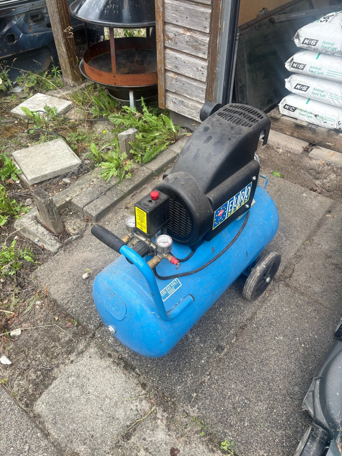 Euro Compressoren Compressor - Gebruikt, Doe-het-zelf en Verbouw, Ophalen, Gebruikt, 6 tot 10 bar, 25 tot 100 liter