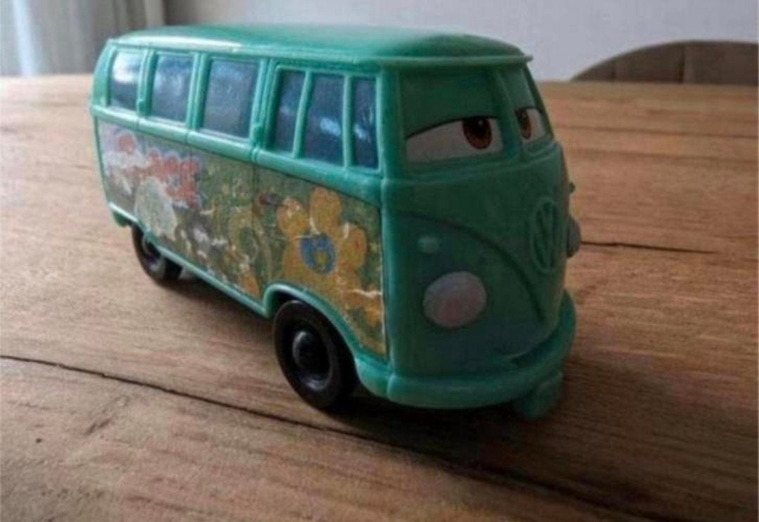 Volkswagen T1 Bus Flower Power – Disney Pixar (2006), Kinderen en Baby's, Speelgoed | Speelgoedvoertuigen, Ophalen of Verzenden