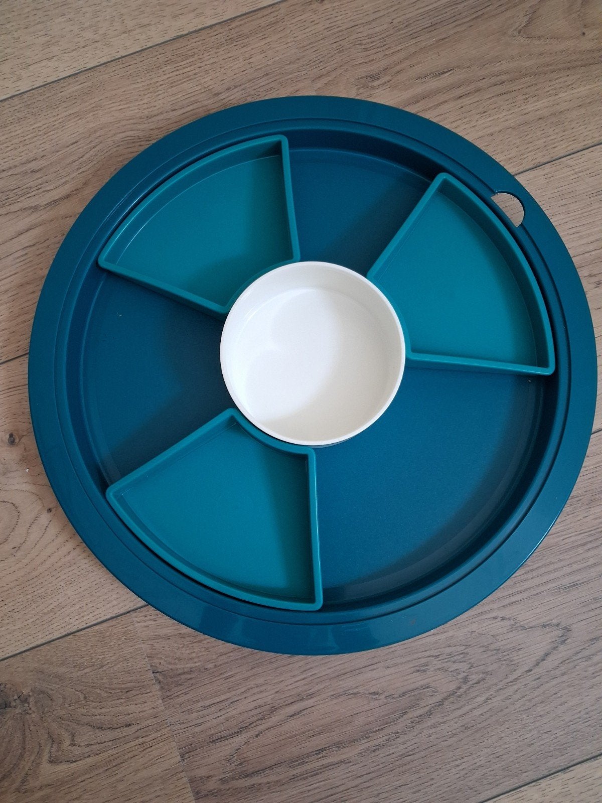 Tupperware serveerschaal met 5 vakken en deksel, Ophalen of Verzenden, Gebruikt, Groen, Schaal