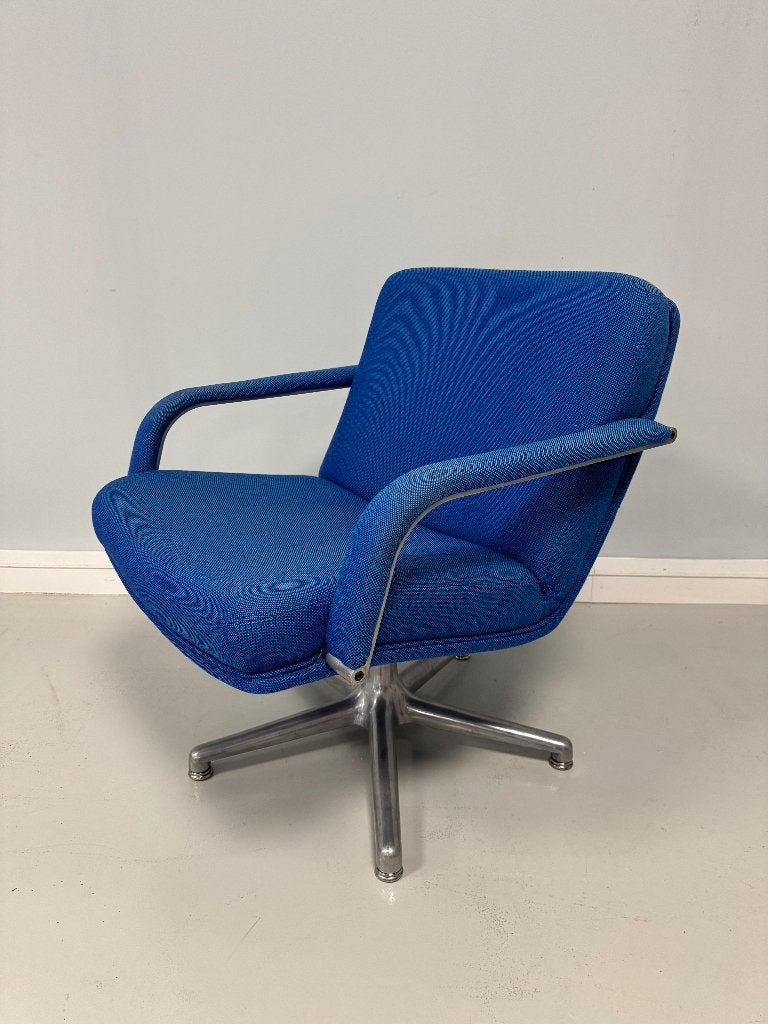 Vintage fauteuil Artifort by Geoffrey Harcourt., Huis en Inrichting, Fauteuils, Ophalen, Gebruikt, 75 tot 100 cm, Stof