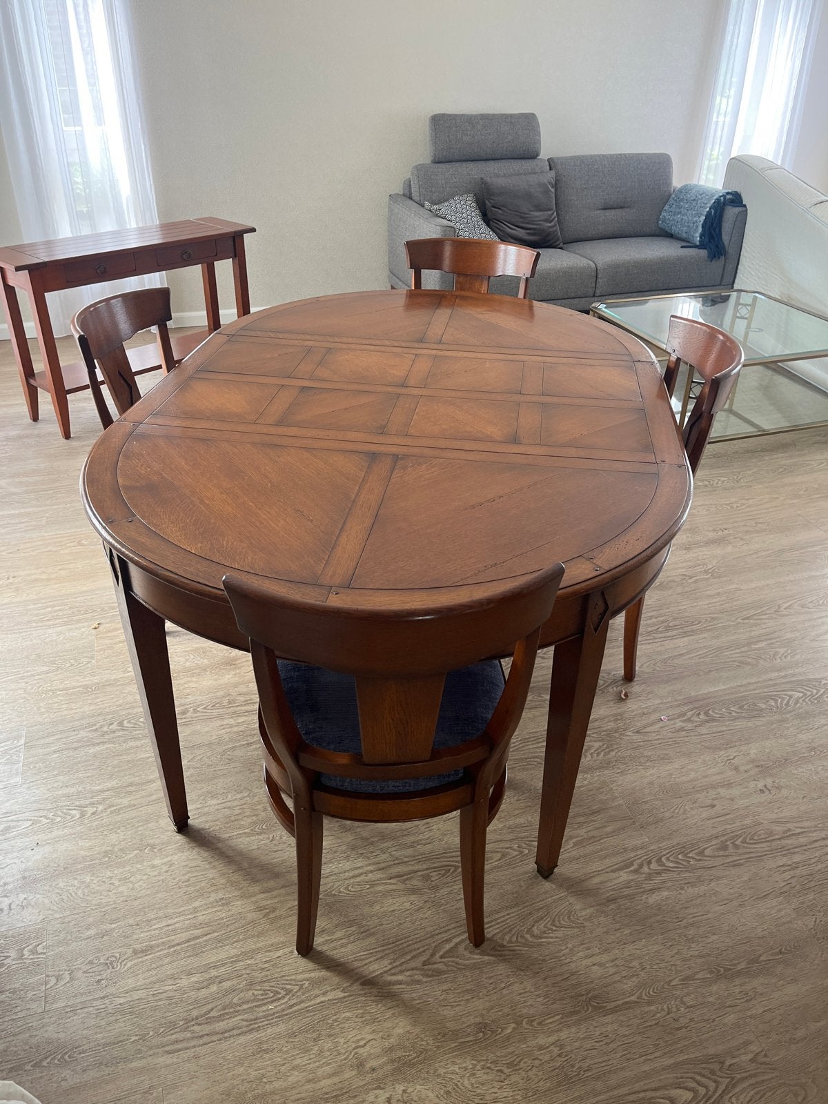 Uitschuifbare eettafel met 4 stoelen, Ophalen