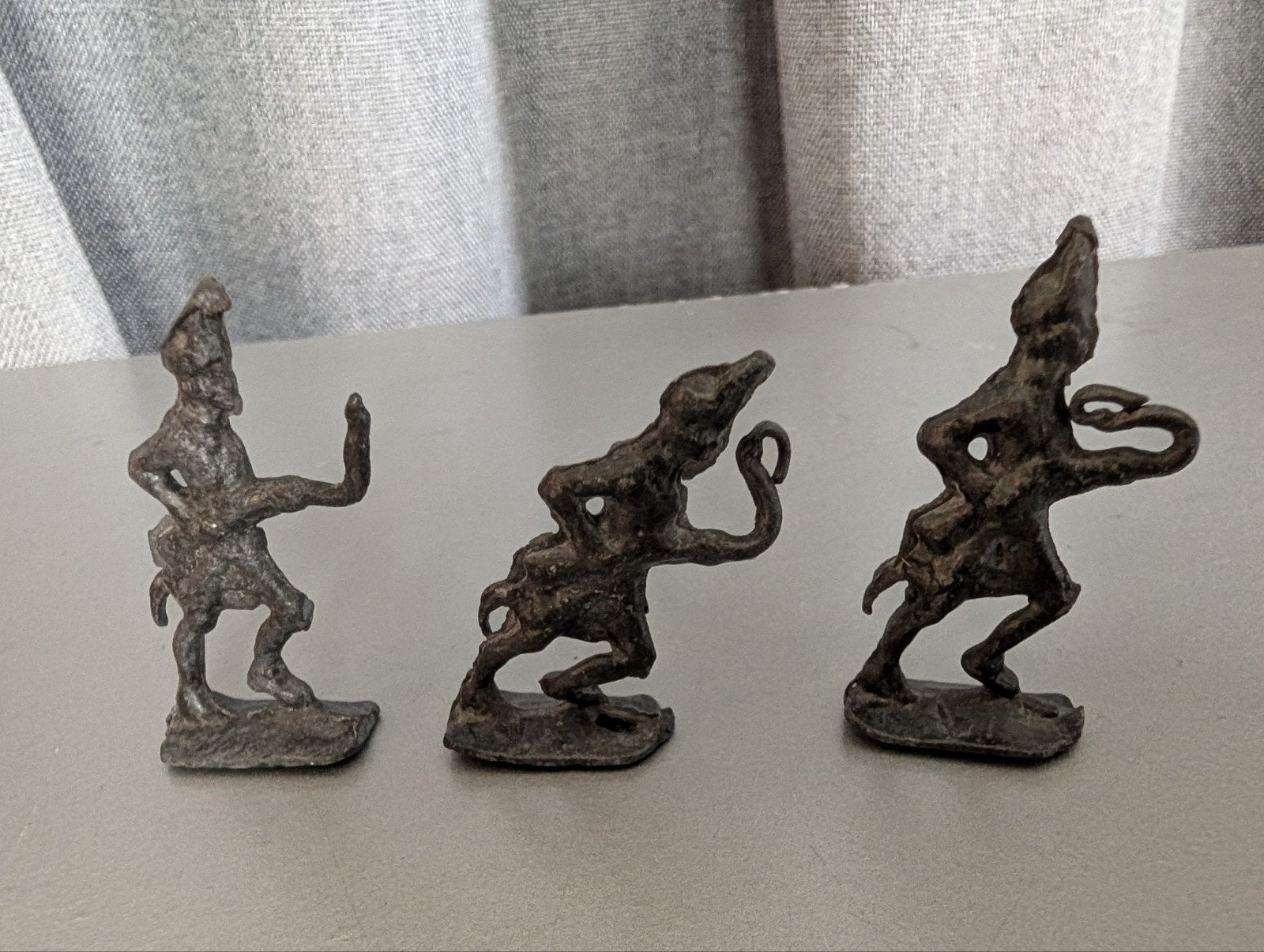 Set van 3 tinnen Indonesische Wajang figuren, Antiek en Kunst, Ophalen of Verzenden