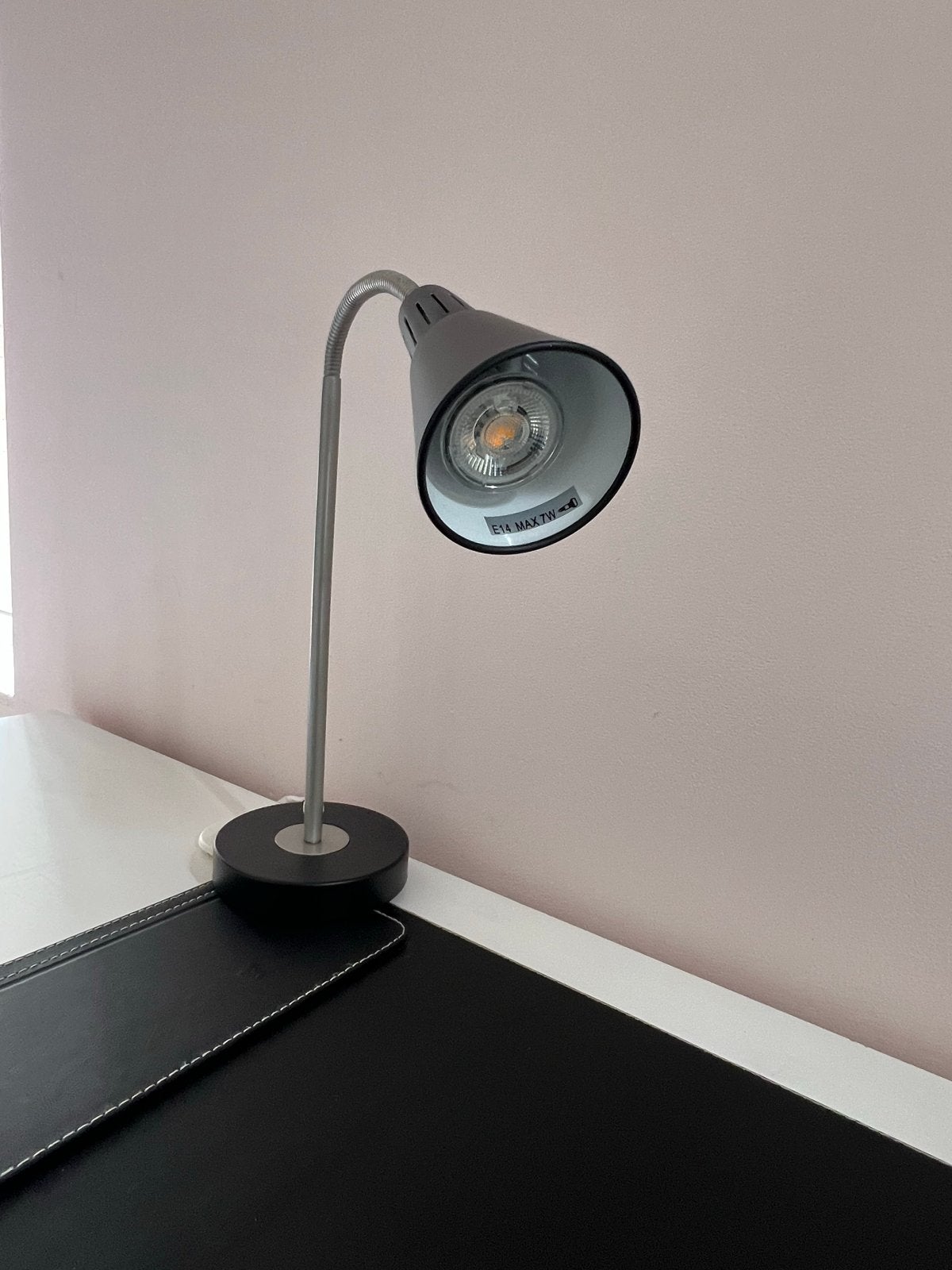 IKEA zwarte Kvart bureaulamp - Flexibele verlichting, Bureaulamp, Gebruikt, E14 (klein), Zwart