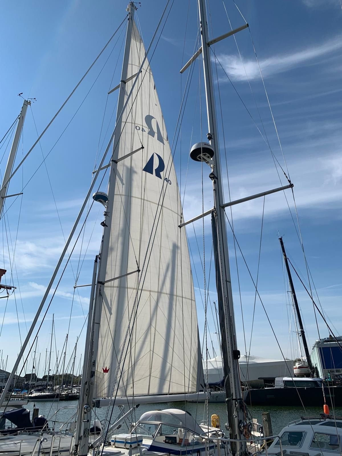 Grootzeil en Genuafok van Hallberg-Rassy 40, Watersport en Boten, 6 meter of meer, Gebruikt, Grootzeil, Ophalen