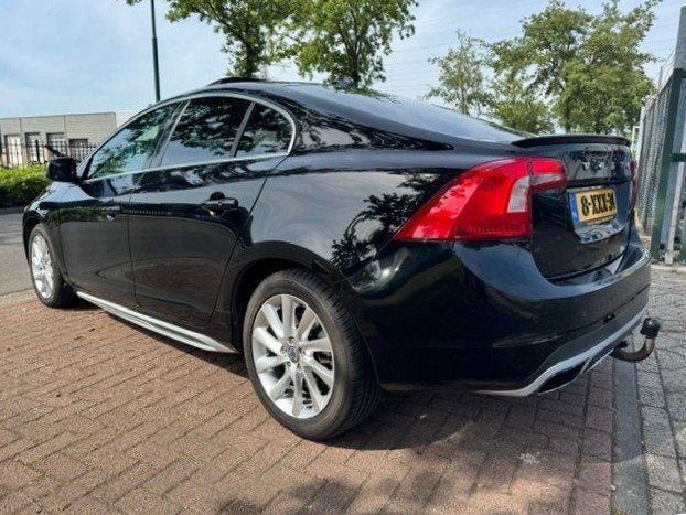 Volvo S60 1.6 T3 Summum Airco/ECC,Zwart Leder,Schuif/Kanteld, Voorwielaandrijving, Gebruikt, Zwart, 4 cilinders