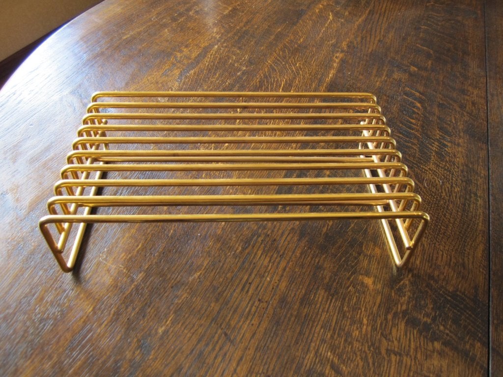 Goudkleurige staaldraad onderzetter voor ovenschotels, Overige typen, Verzenden, Zo goed als nieuw, Goud