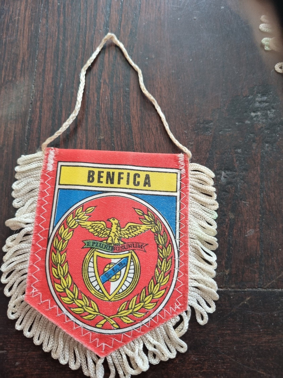 Vintage Benfica Vaantje - Voetbal Memorabilia, Ophalen of Verzenden, Zo goed als nieuw, Buitenlandse clubs, Vaantje of Sjaal