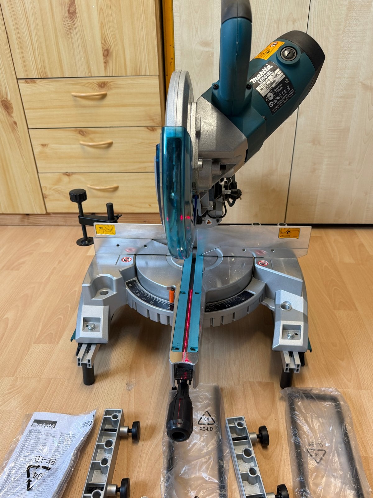 Makita LS1018L Afkortzaag 1430W - Zo goed als nieuw, Doe-het-zelf en Verbouw, Gereedschap | Zaagmachines, Ophalen, 70 mm of meer