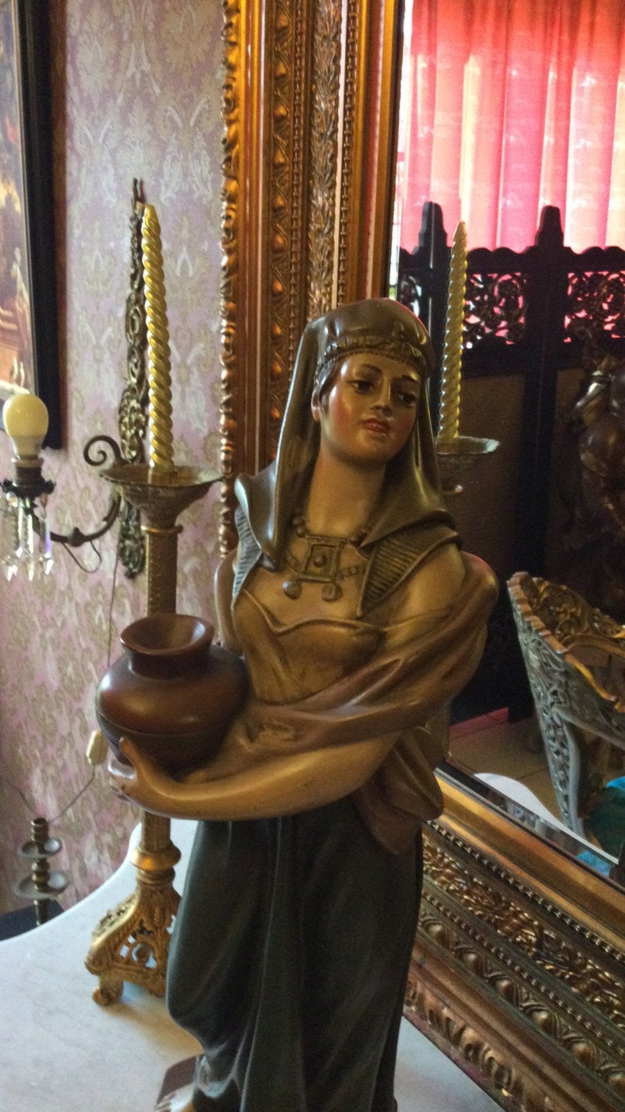 Antiek beeld van vrouw met kruik is van gips heel oud, Ophalen of Verzenden