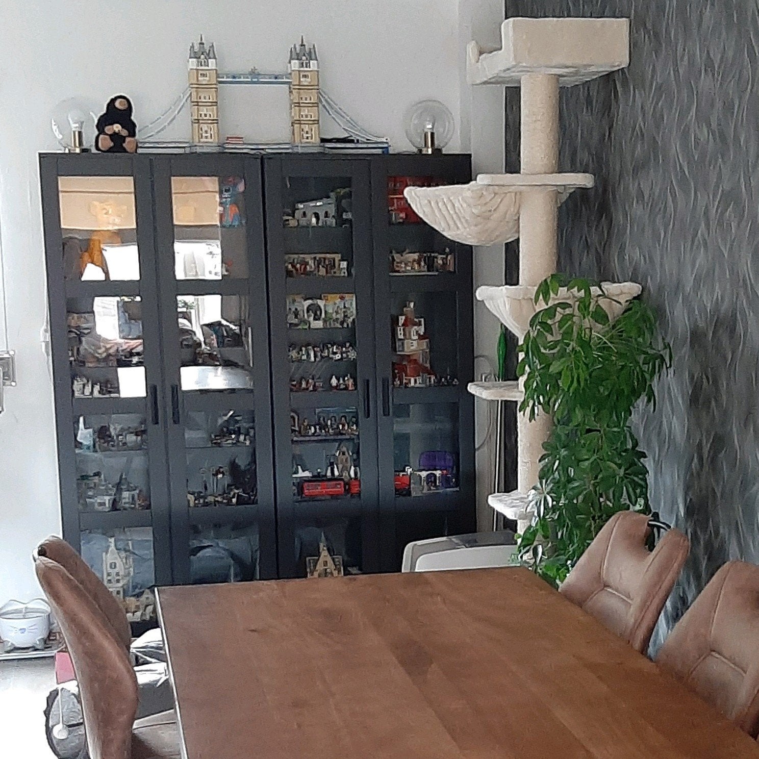 brimnes vitrinekast, Ophalen, Glas, 50 tot 100 cm, Zo goed als nieuw