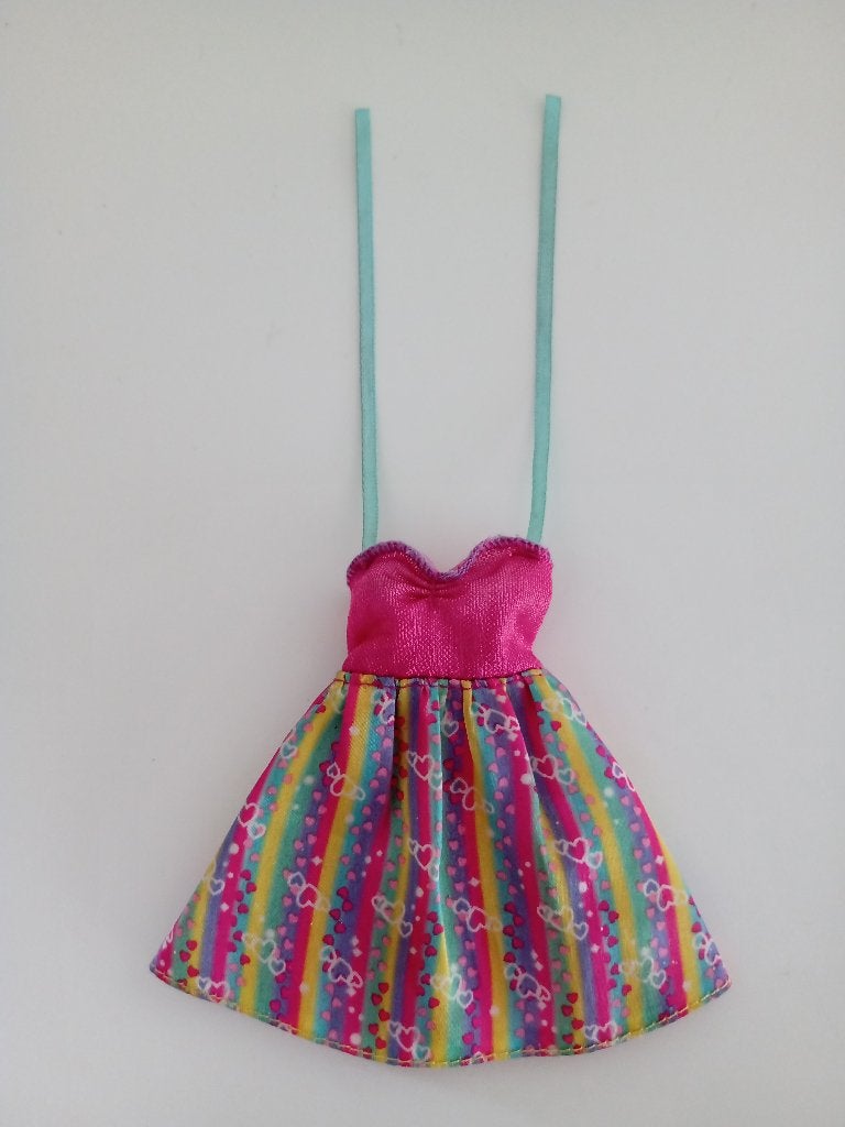 Veel Mooie Korte Jurken voor (BARBIE) Poppen (22 foto's), Verzamelen, Poppen, Ophalen of Verzenden, Gebruikt, Kleertjes
