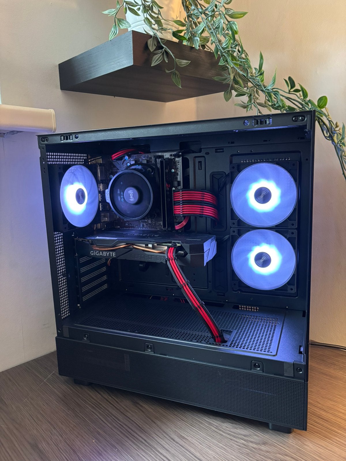 Game pc met nieuwe behuizing, Ophalen of Verzenden, Zo goed als nieuw, 3 tot 4 Ghz, SSD