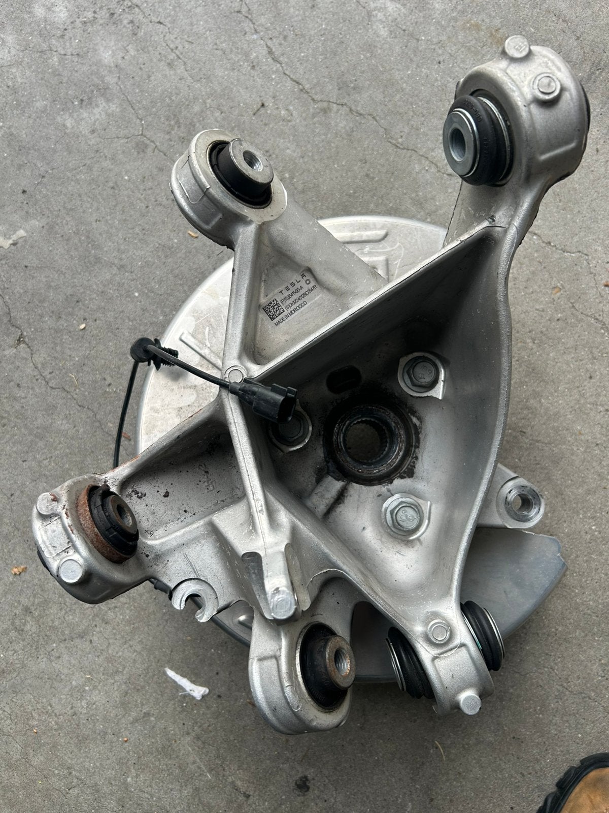Tesla Model Y Achterwielnaafspindel/fusee 128841100A