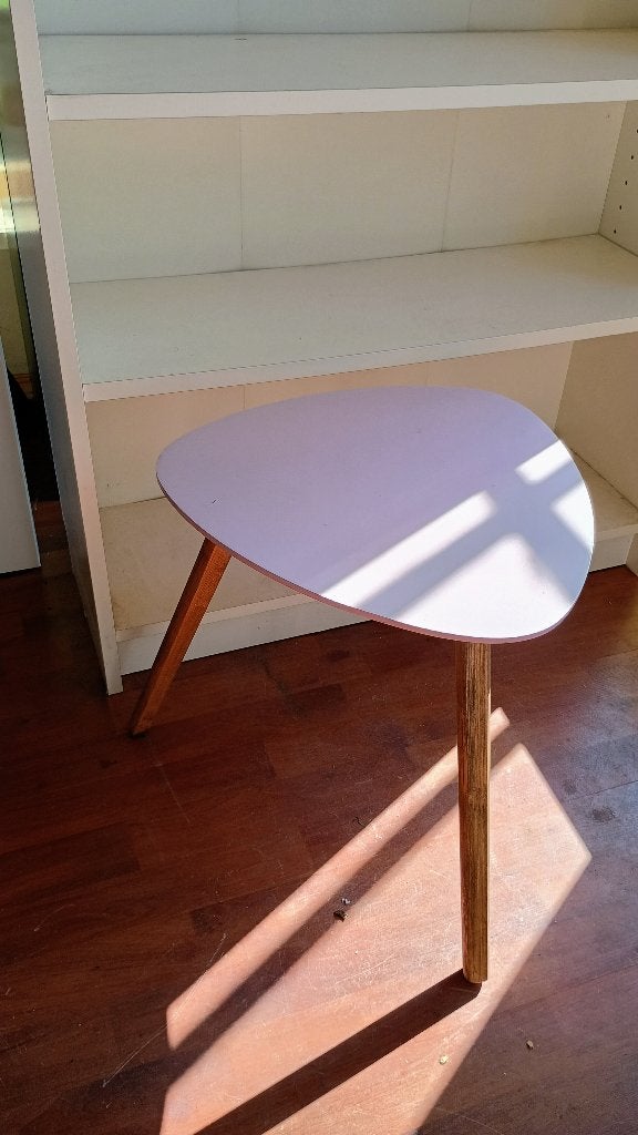 Bijzettafel driehoek gratis afhalen, Huis en Inrichting, Tafels | Bijzettafels, Ophalen, Minder dan 45 cm, Minder dan 55 cm, Gebruikt