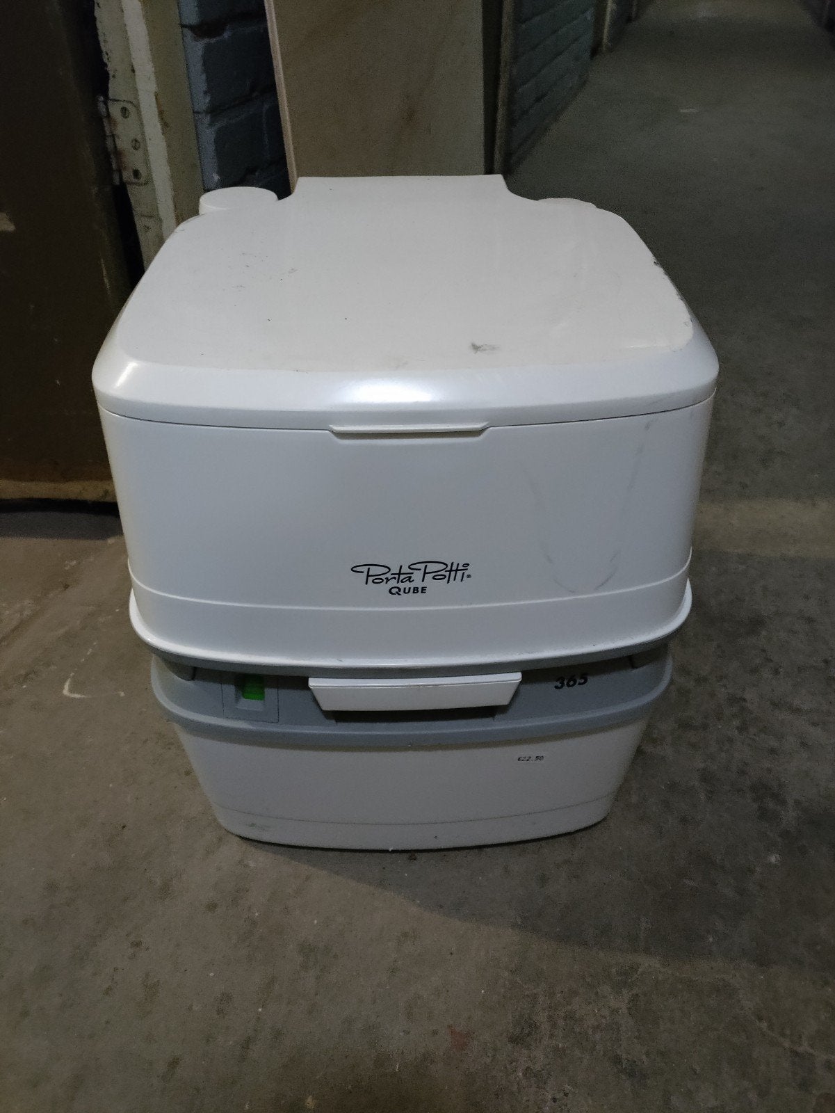 Gratis af te halen: Thetford Porta Potti Qube 365 chemisch t, Caravans en Kamperen, Ophalen, Zo goed als nieuw