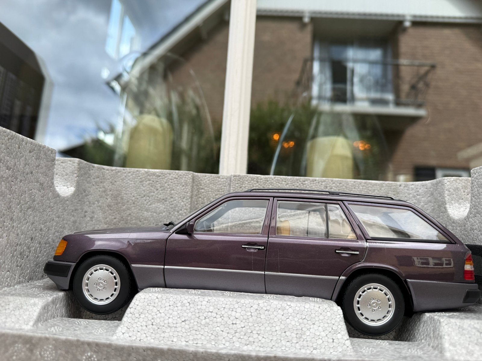 1:18 Mercedes 300D T-Modell S124 Bornit 1989 Norev, Auto, Norev, 70-72 Av. de Bohlen, Vaulx-en-Velin, 69120, France, Norev