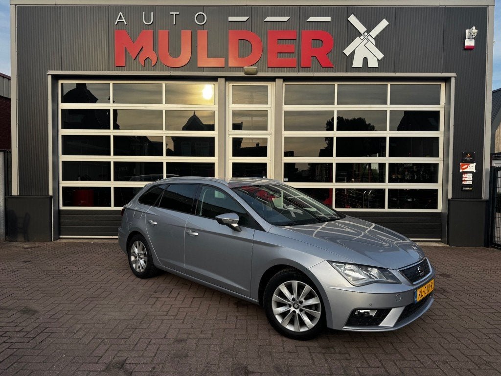 Seat LEON  ST 1.0 ECOTSI STYLE BUSINESS INTENSE / NAVI / CRU, Auto's, Seat, Voorwielaandrijving, Gebruikt, Leon, Origineel Nederlands