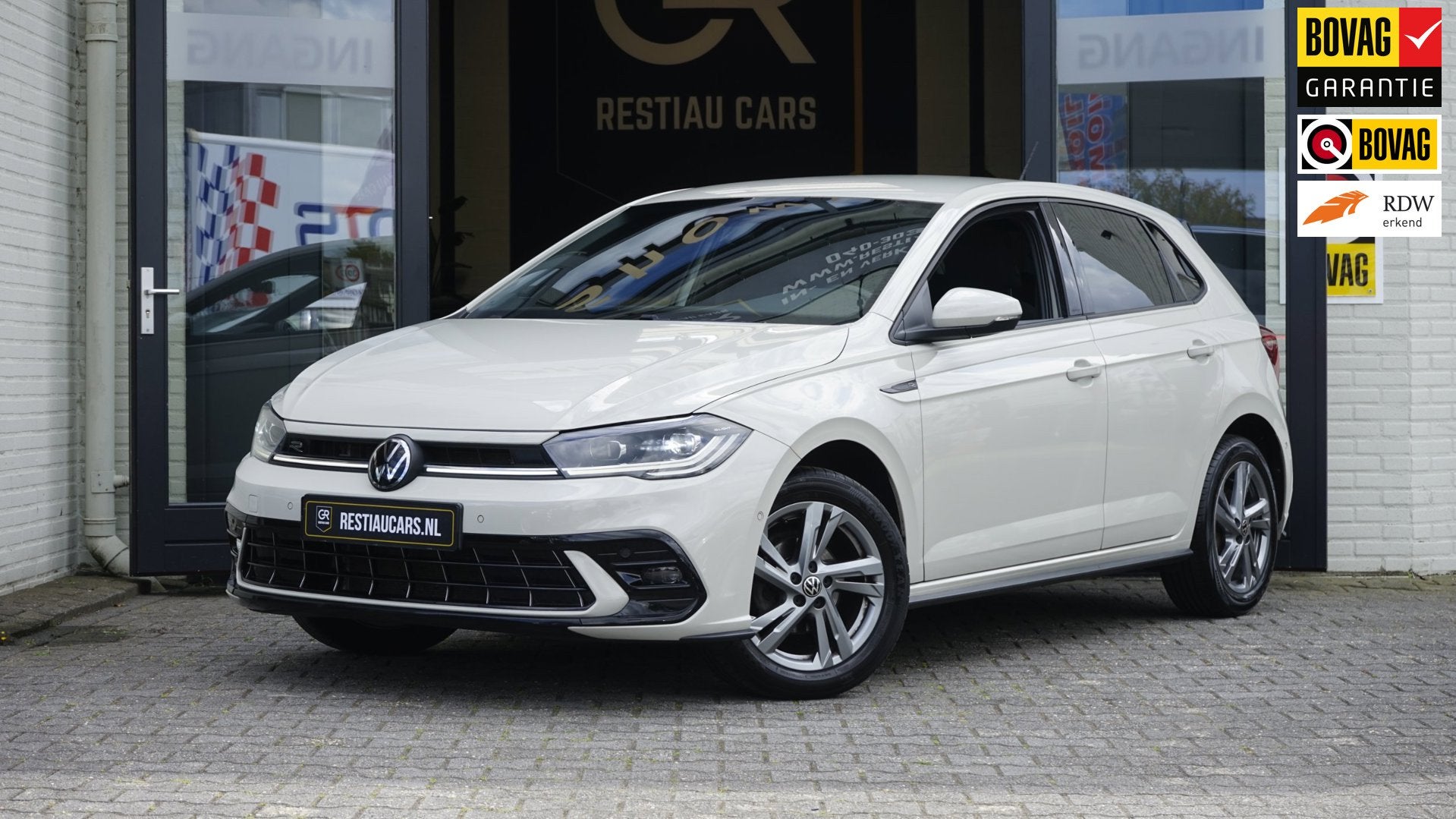 Volkswagen Polo 1.0 TSI R-Line AUTOMAAT |CAMERA|CARPLAY|CLIM, Gebruikt, Zwart, 95 pk, Alcantara
