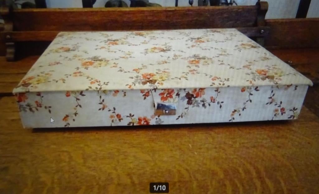 Antiek frans linnen doosje met inhoud., Antiek en Kunst, Antiek | Kleden en Textiel, Ophalen of Verzenden