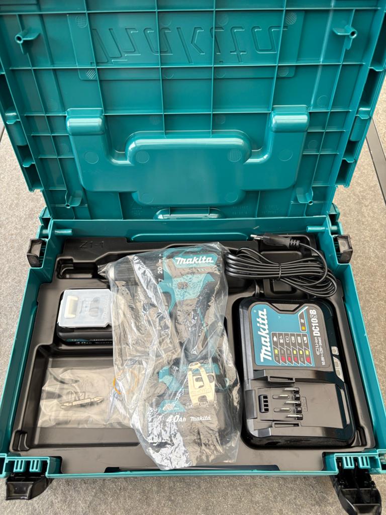 Makita Schroefmachine met Accu en Oplader in Koffer, Doe-het-zelf en Verbouw, Gereedschap | Boormachines, Nieuw, Boor- en Schroefmachine