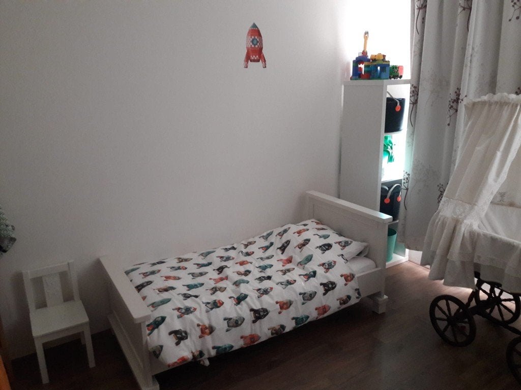 Kinderkamer Shakery:  peuterbed, kledingkast en commode, Ophalen, Gebruikt, 50 tot 70 cm, 105 cm of meer