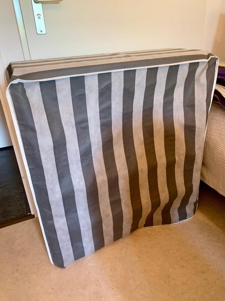 Logeerbed inklapbaar, Ophalen, 190 cm of minder, Zo goed als nieuw, Metaal