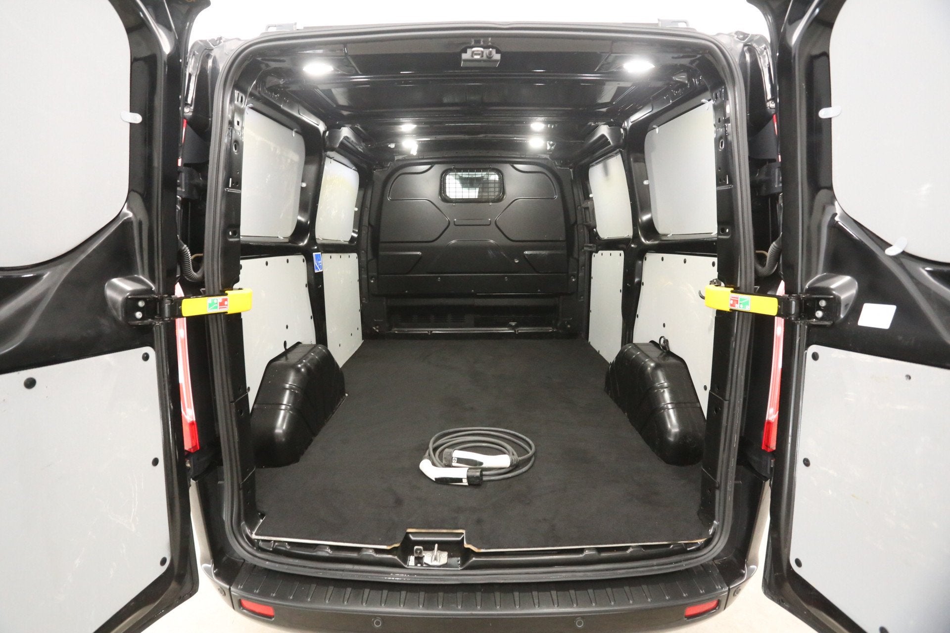 Ford Transit Custom Ecoboost PHEV L1H1 | Airco | Camera | Cr, Auto's, Bestelauto's, Stof, Gebruikt, Euro 6, Zwart