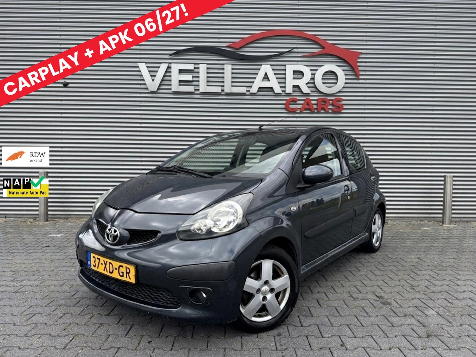 Toyota Aygo | CARPLAY | AIRCO | TREKHAAK | GROTE BEURT | NAP, Voorwielaandrijving, Stof, Zwart, 4 stoelen