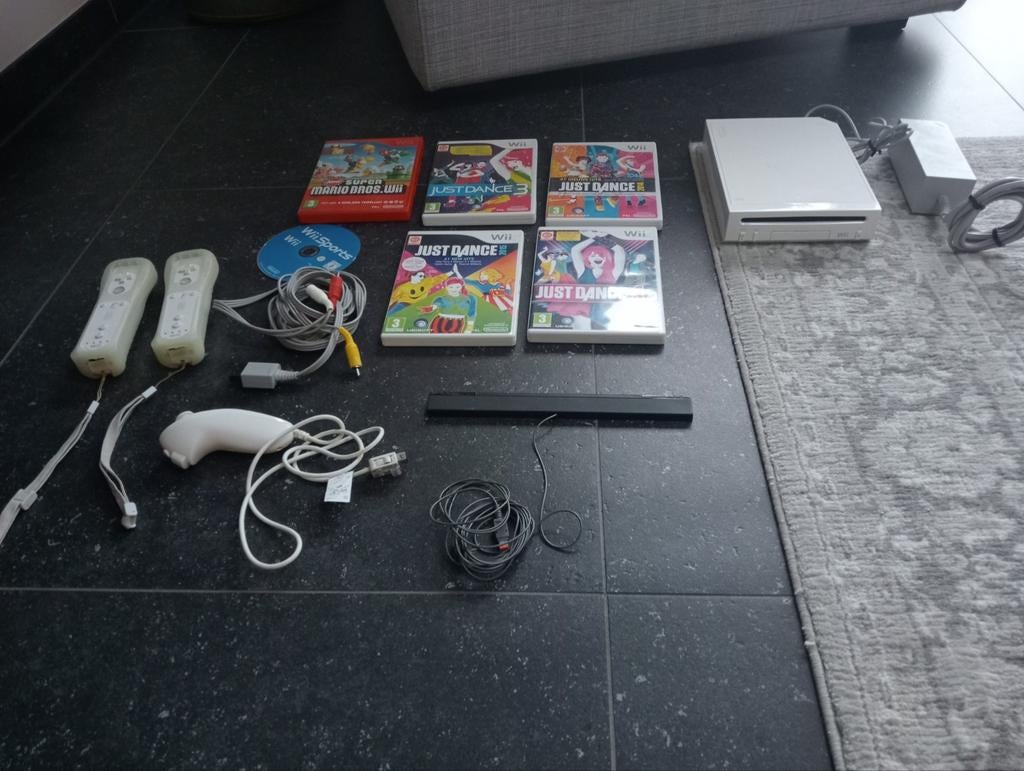 Nintendo wii 2006, Ophalen of Verzenden, Gebruikt, Met 2 controllers