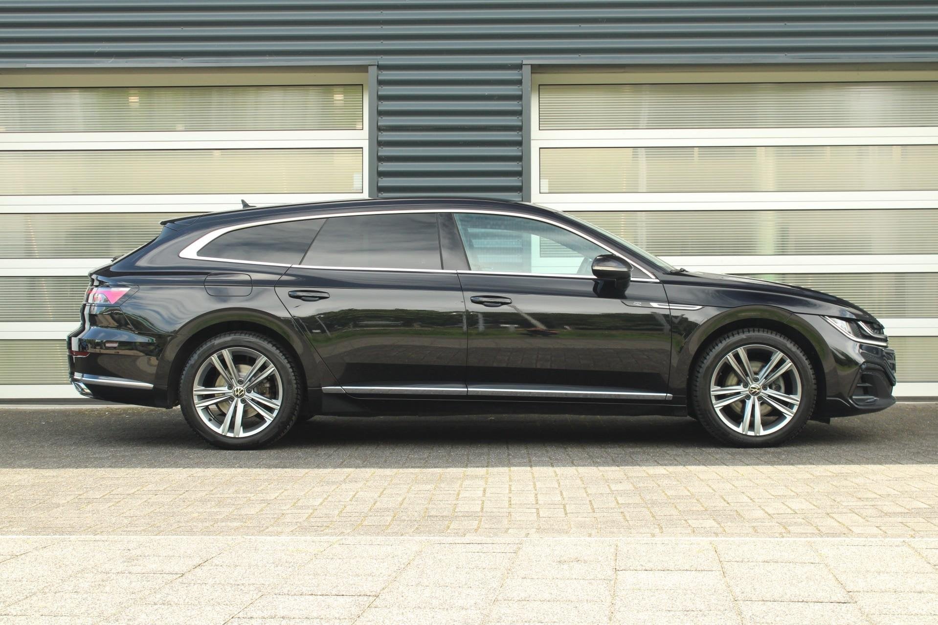 Volkswagen Arteon Shooting Brake 1.4 TSI eHybrid 218pk DSG R, Auto's, 12 maanden, Gebruikt, 4 cilinders, Zwart