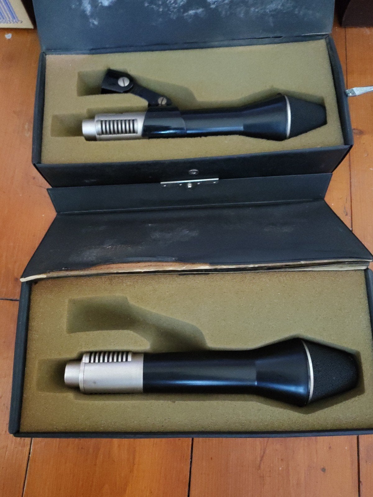 Vintage AKG D 202 ES Microfoons in Doos - Set van 2, Muziek en Instrumenten, Microfoons, Ophalen, Gebruikt
