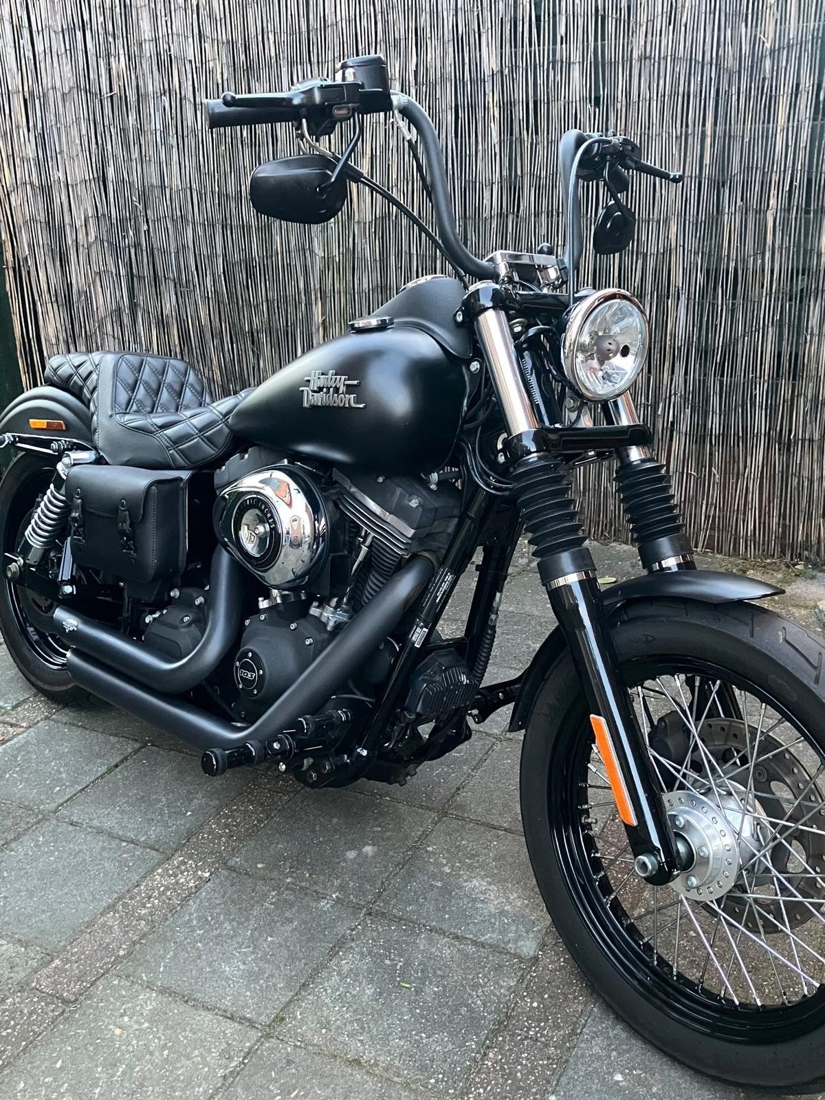 Harley-Davidson Dyna Street Bob FXDBP 103 uit 2015 19.453 km, Motoren, Motoren | Harley-Davidson, 2 cilinders, Sportuitlaat, Gebruikt