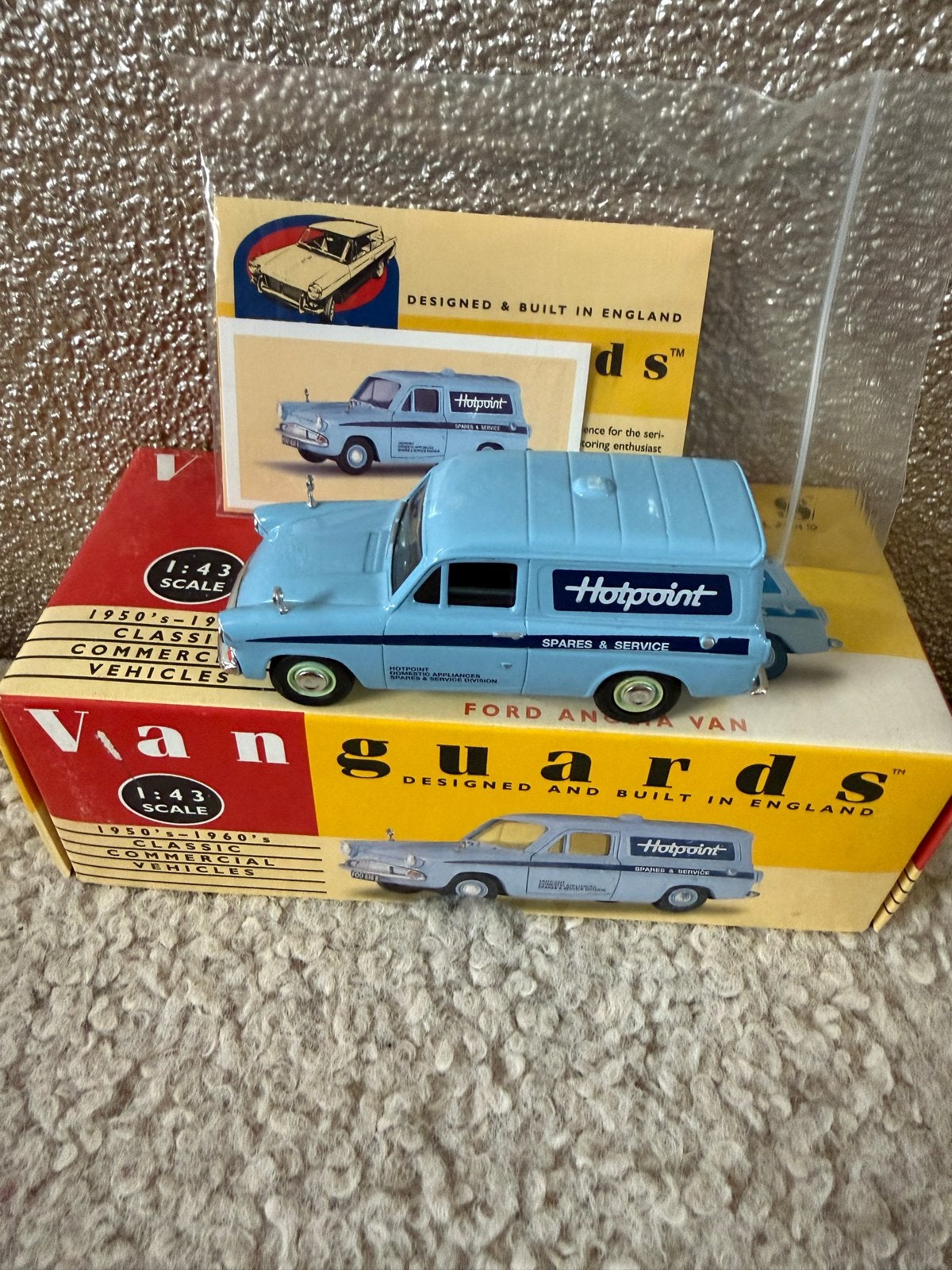 Vanguards Ford Anglia Van Hotpoint 1:43, Hobby en Vrije tijd, Modelauto's | 1:43, Ophalen of Verzenden, Nieuw, Auto, Vanguards
