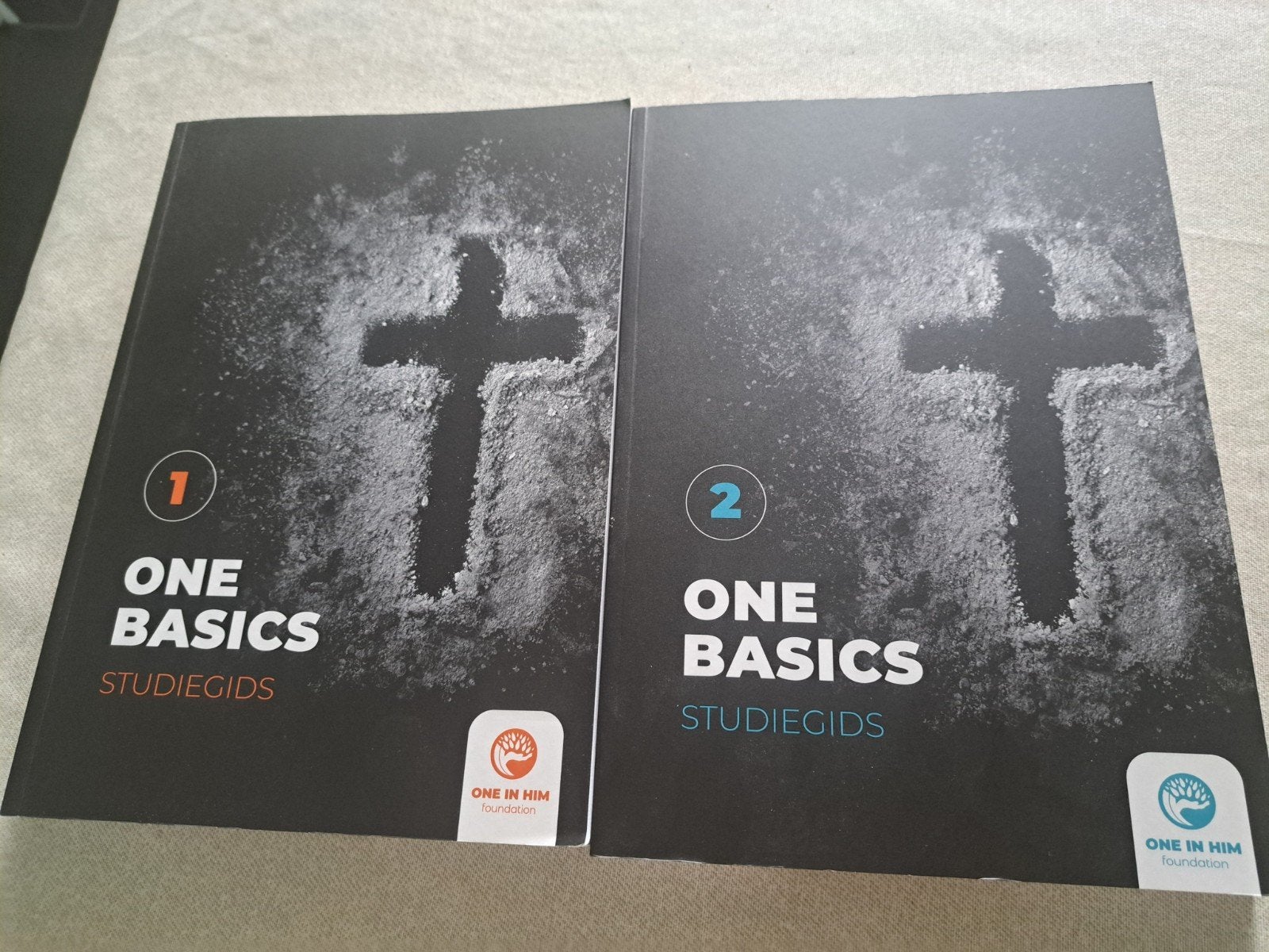One Basics Studiegids Deel 1 en 2 - Johan Toet, Boeken, Ophalen of Verzenden, Gelezen