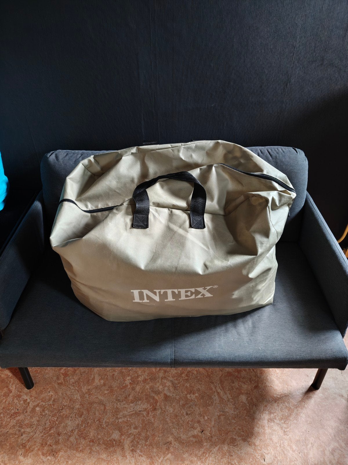 Intex Excursion 4 Boot Set - Compleet met peddels en pomp, Ophalen, Zo goed als nieuw