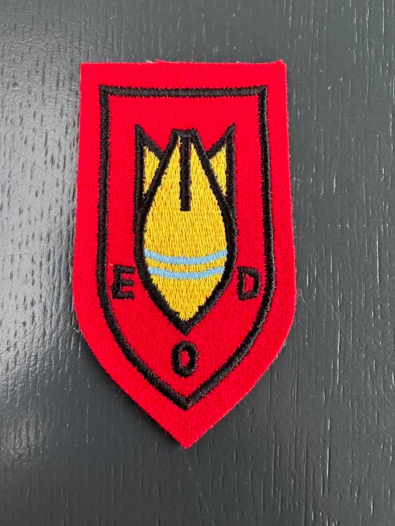KL functieembleem EOD, Ophalen of Verzenden, Landmacht, Nederland, Embleem of Badge