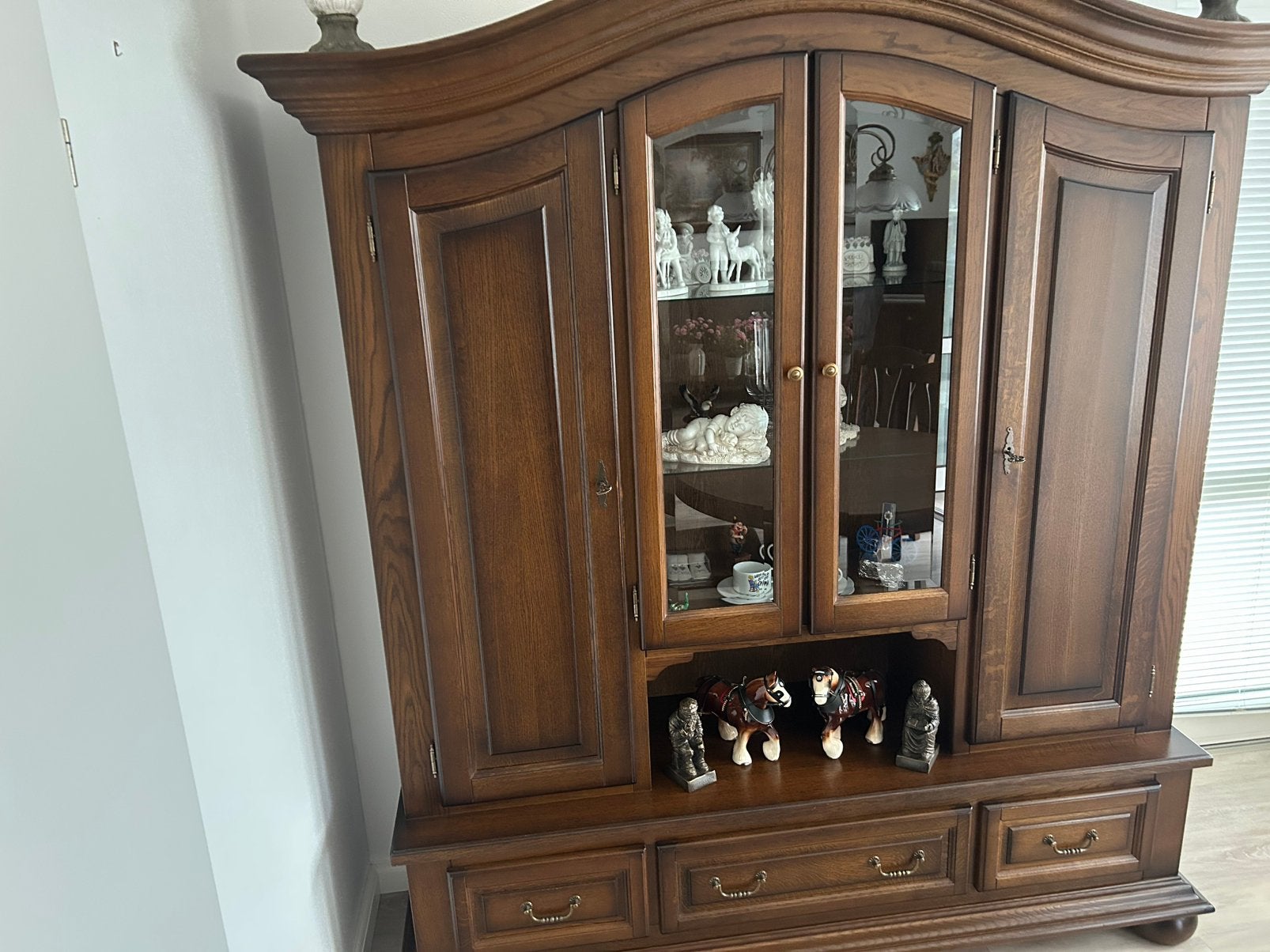 in hele nette staat : Eiken Wandkast met vitrine dedeelte, Huis en Inrichting, Kasten | Wandmeubels, Ophalen, Met deur(en), 200 cm of meer