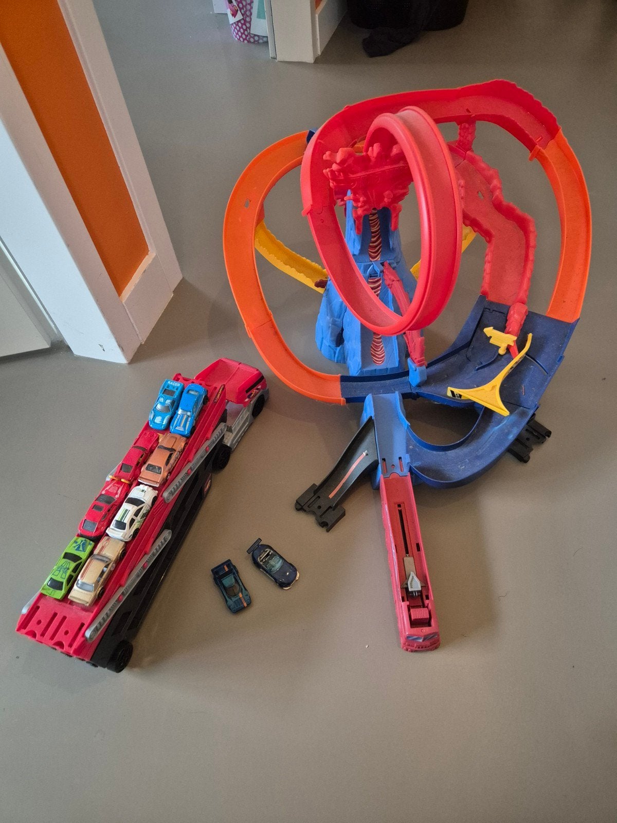 Hot Wheels Vulkaanbaan en vrachtwagen, Ophalen, Gebruikt